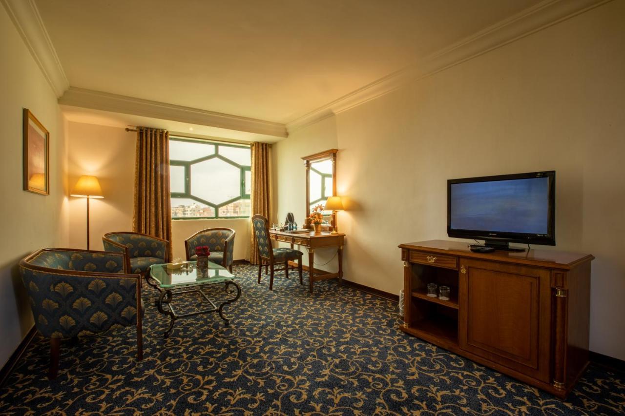 Bristol Hotel Амман Екстер'єр фото A room at the hotel
