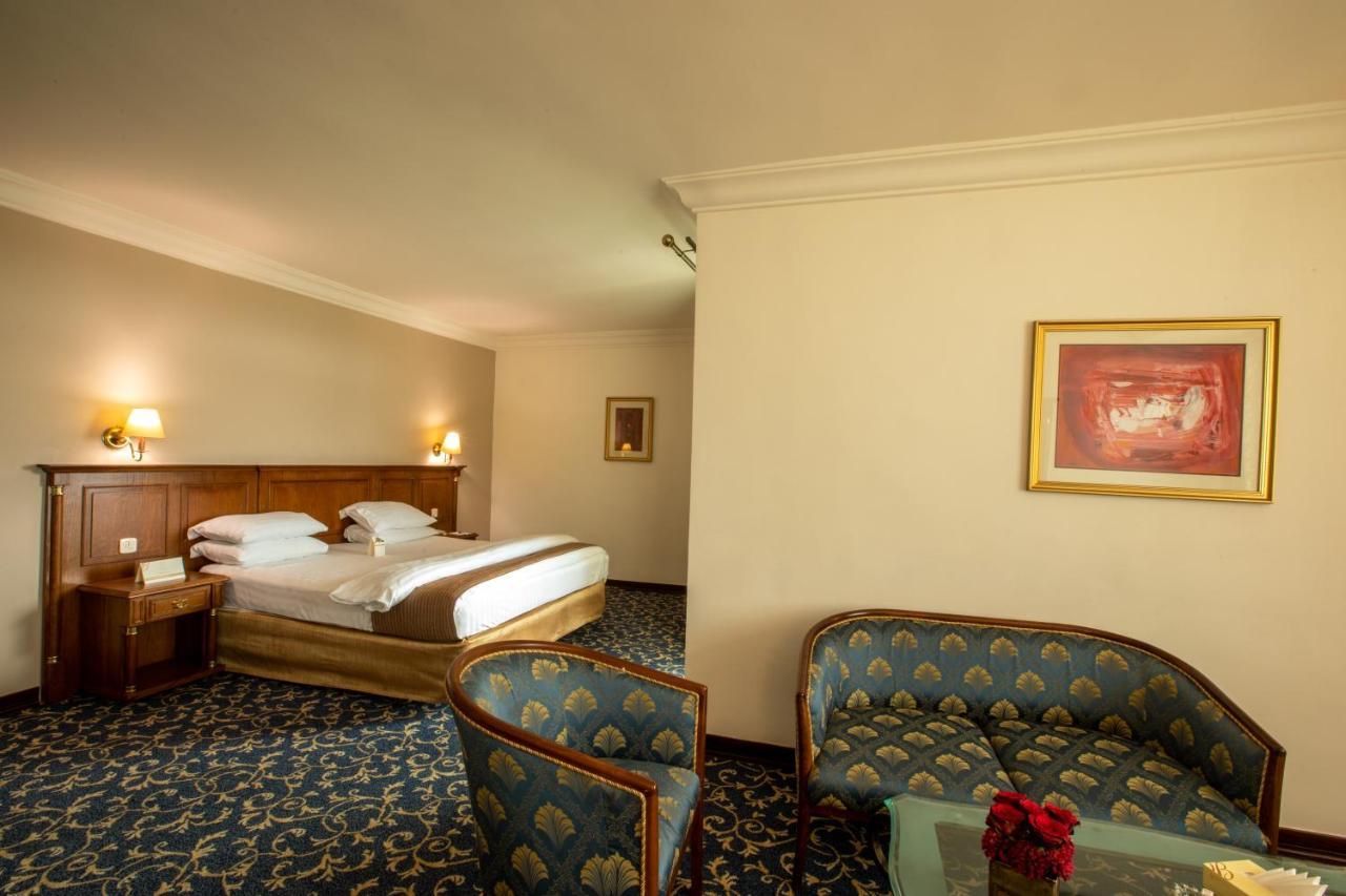 Bristol Hotel Амман Екстер'єр фото A room at the hotel