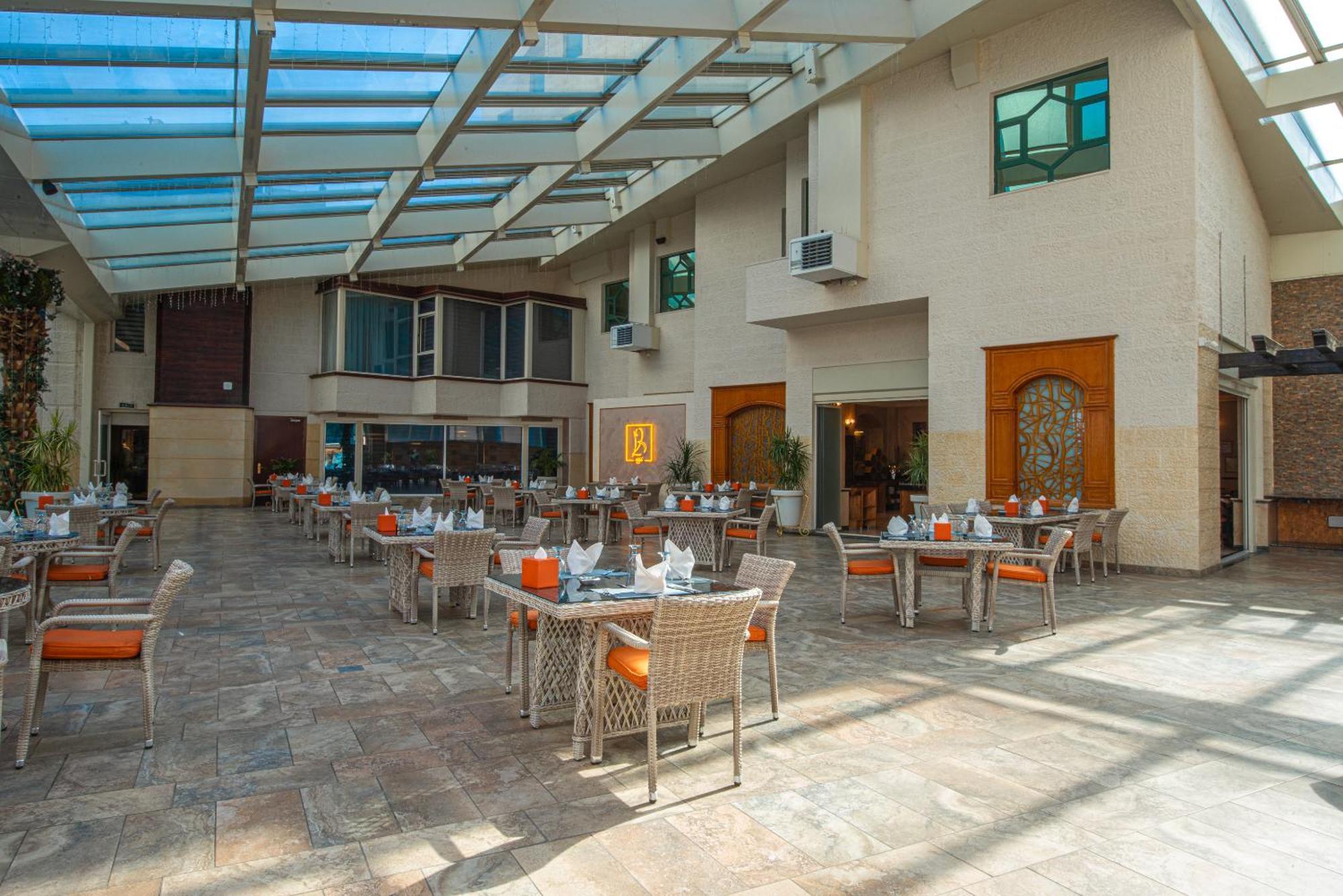 Bristol Hotel Амман Екстер'єр фото The restaurant