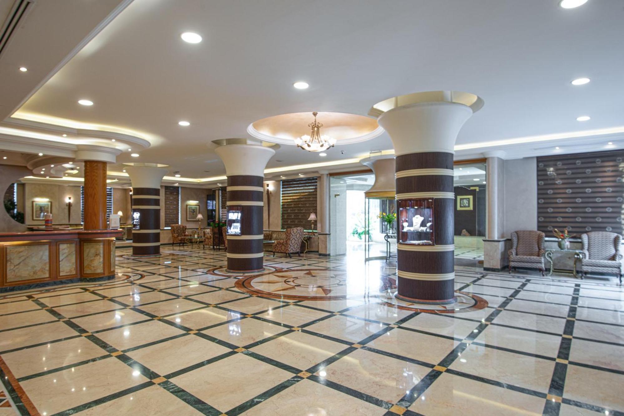 Bristol Hotel Амман Екстер'єр фото Lobby