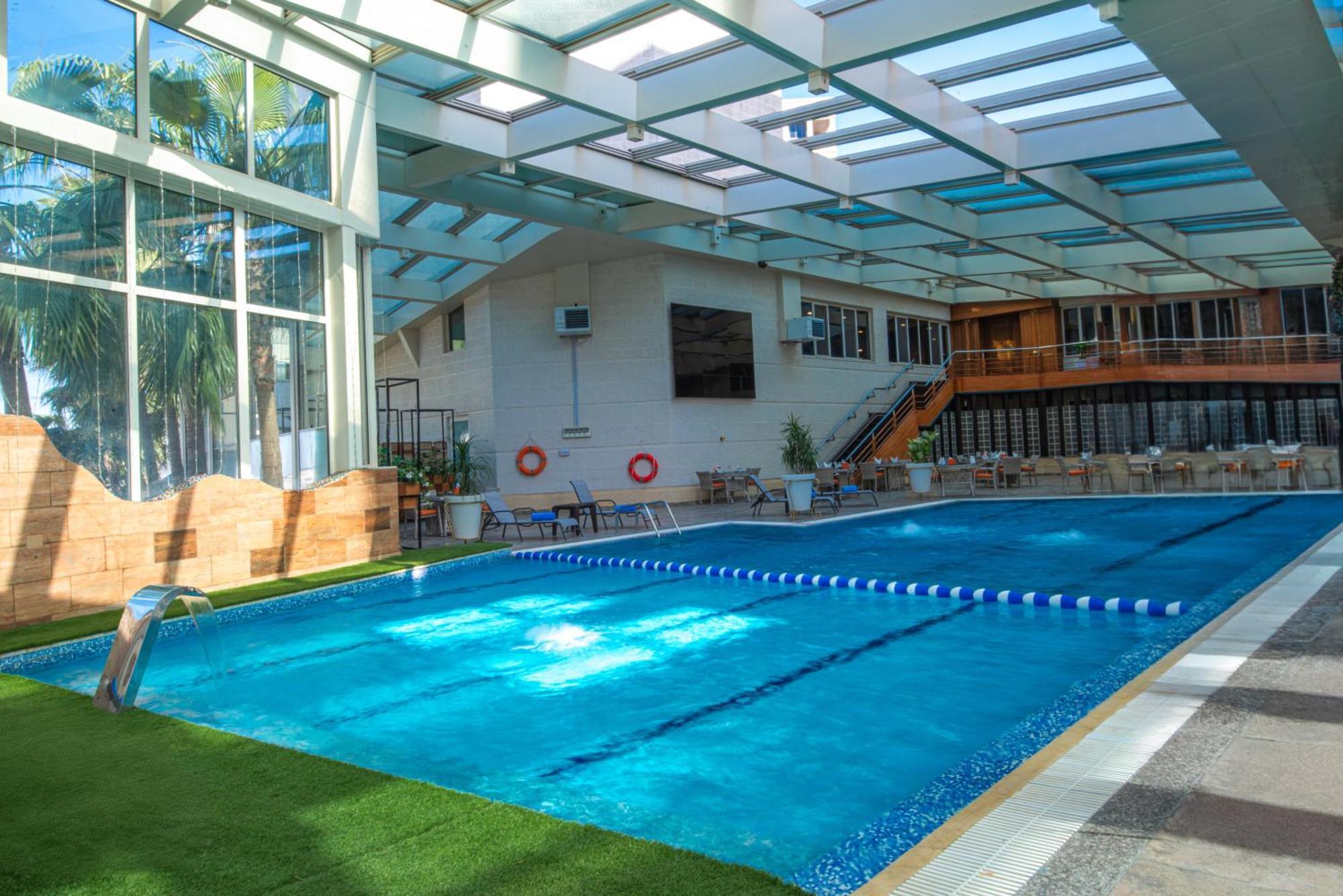 Bristol Hotel Амман Екстер'єр фото Swimming pool
