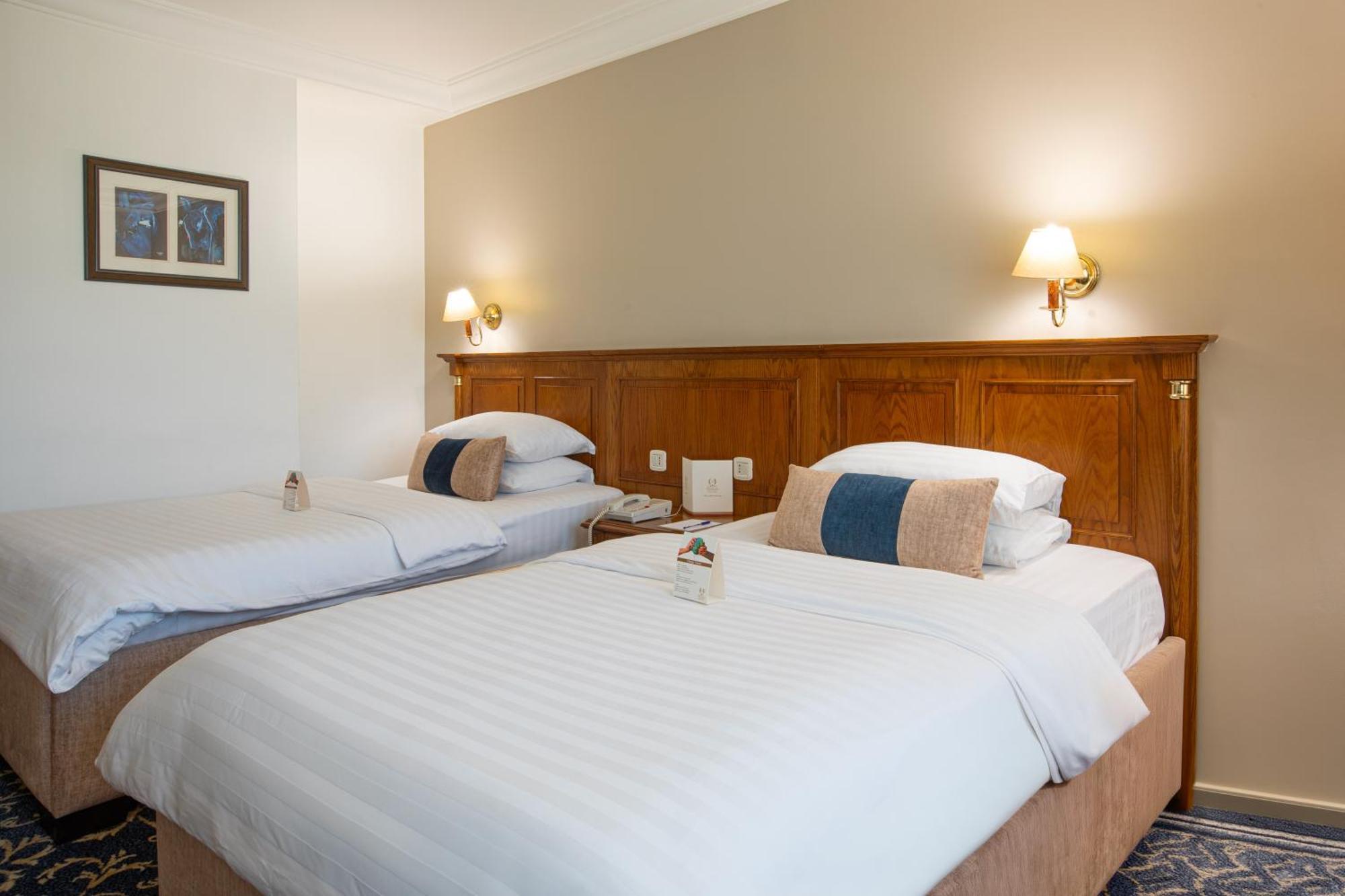 Bristol Hotel Амман Екстер'єр фото A bedroom at the hotel
